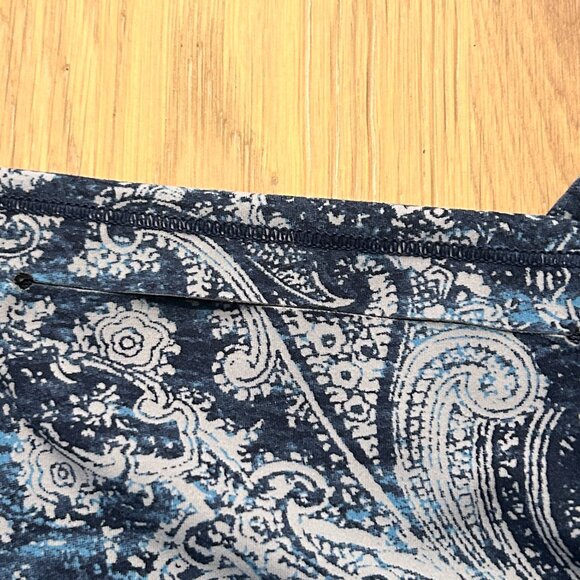 Lululemon Leggings | Unique Blue Pattern | Size 8 - Picture 5 of 7